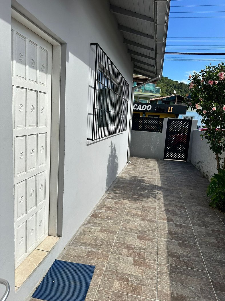 Casa com suíte perto da praia